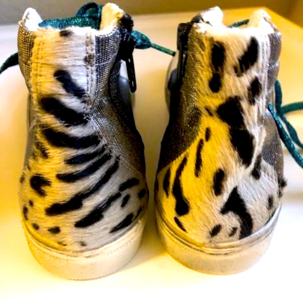 NWT STEVE MADDEN Reiss Distressed High-Top Sneaker Silver Glitter Leopard Fur 10 - Picture 2 of 6